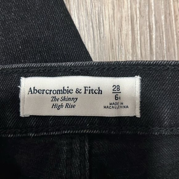 Abercrombie & Fitch The Skinny High Rise Black Jeans​​​ - Picture 11 of 12